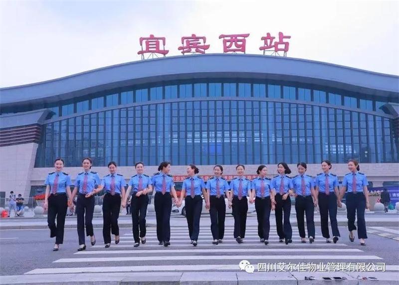 月是中秋分外明，我以明月寄祝福