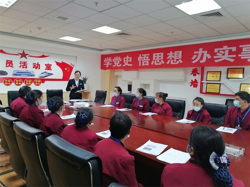 好的管理者只做2件事：向上管理，向下負(fù)責(zé)